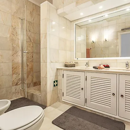 Sleeps 4 Pool Air Con T678672 Vale do Lobo