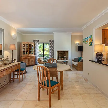 Apartment Sleeps 4 Pool Air Con T678672 Vale do Lobo