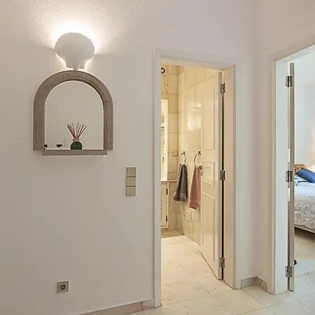Sleeps 4 Pool Air Con T678672 Apartment *